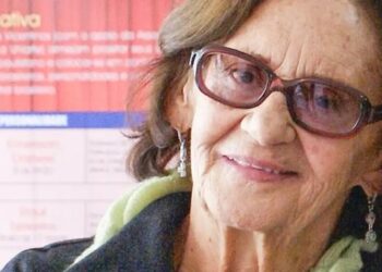 Artistas e autoridades homenageiam Laura Cardoso, que morreu aos 98 anos. Atriz deixa uma trajetória de décadas no teatro e na televisão brasileira.