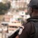 PM ocupa cinco comunidades do Complexo de Israel, no Rio, por tempo indeterminado. Mais de 220 agentes reforçam o patrulhamento na região.