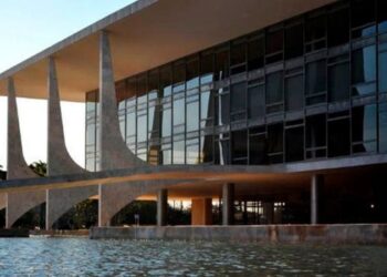Lei autoriza R$ 75,3 milhões para atender famílias afetadas pelas fortes chuvas na Zona da Mata de Minas Gerais em janeiro e fevereiro.