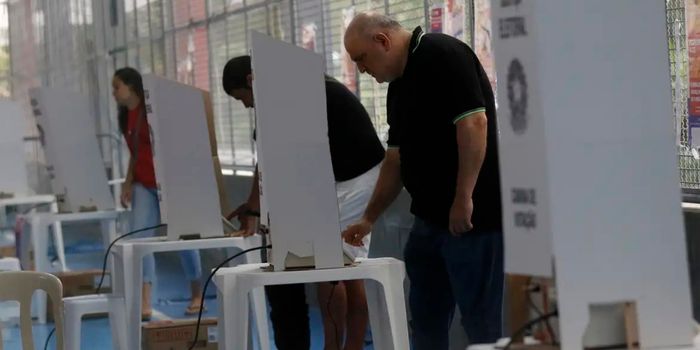 Eleições 2026: confira as principais regras do TSE sobre documentos, celular, manifestação política e justificativa de ausência.
