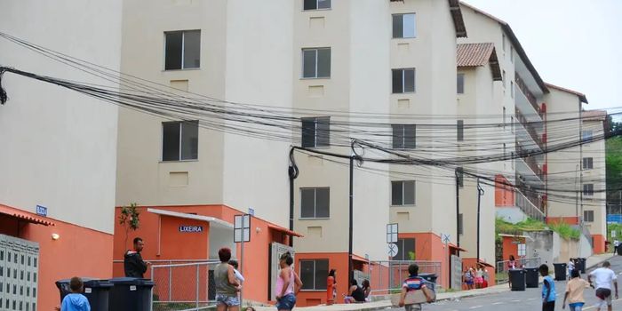 Orçamento de 2027 mantém Bolsa Família em R$ 600 e prevê R$ 157,1 bilhões para o programa social no próximo ano.