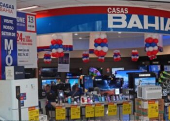 Casas Bahia pede recuperação judicial após prejuízo de R$ 10,1 bilhões no segundo trimestre de 2026 e inclui empresas do grupo no processo.