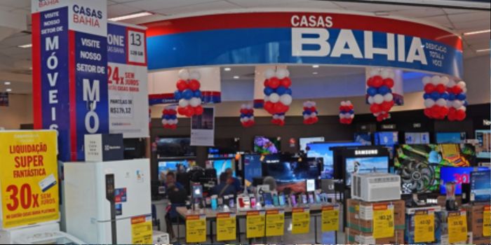 Casas Bahia pede recuperação judicial após prejuízo de R$ 10,1 bilhões no segundo trimestre de 2026 e inclui empresas do grupo no processo.