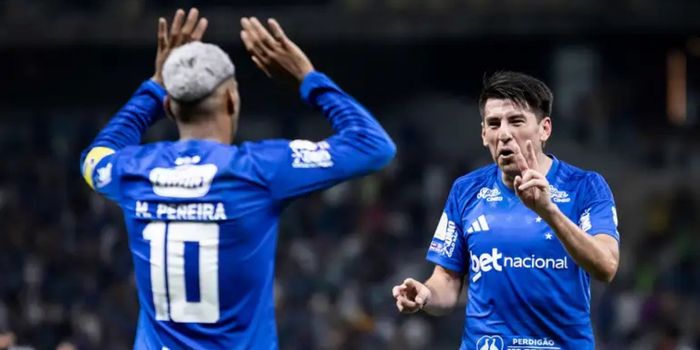 Cruzeiro vence o Flamengo por 2 a 1, de virada, no Mineirão e impede o Rubro-Negro de assumir a liderança do Brasileirão.