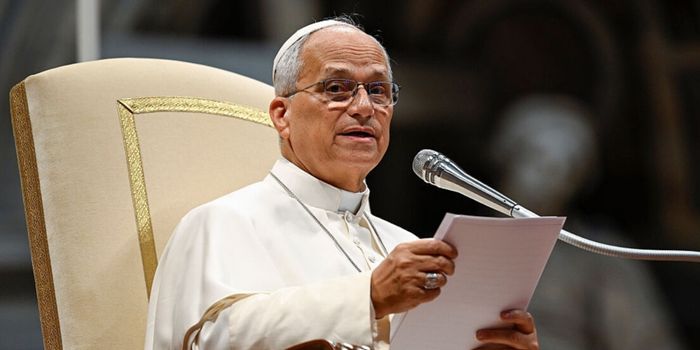 Papa Leão XIV alerta para riscos da inteligência artificial e defende tecnologia orientada pela dignidade humana e pelo bem comum.