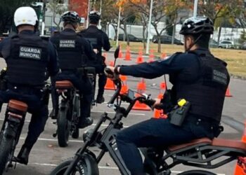 Guarda de Vitória inicia projeto com bicicletas elétricas para reforçar o patrulhamento nas orlas e ampliar a segurança de proximidade.