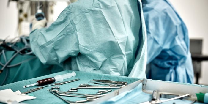 Cirurgiões do Reino Unido usaram inteligência artificial em tempo real para retirar tumor cerebral e preservar a visão de um paciente.