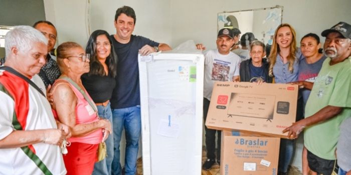Moradora de Vitória recebe casa própria após anos de espera por meio do Bônus Moradia, programa habitacional da Prefeitura.