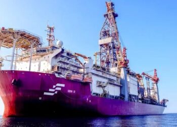 Petrobras anuncia descoberta de petróleo em poço na Margem Equatorial do Amapá; avaliação do volume e da viabilidade comercial ainda será feita.
