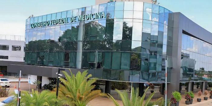 Justiça Federal suspende resolução que reconhecia a harmonização orofacial como especialidade odontológica. CFO afirma que vai recorrer.