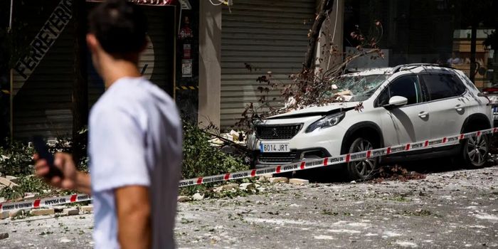 Granada registra novos terremotos e já soma 432 tremores desde sexta-feira. Três pessoas ficaram feridas e prefeitura decretou situação de emergência.