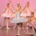 Bailarina brasileira de 14 anos é aprovada em escolas de balé de Perm e Moscou e vai iniciar formação de três a quatro anos na Rússia.