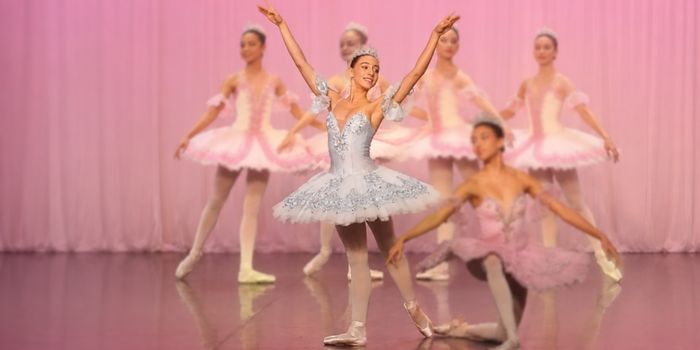 Bailarina brasileira de 14 anos é aprovada em escolas de balé de Perm e Moscou e vai iniciar formação de três a quatro anos na Rússia.