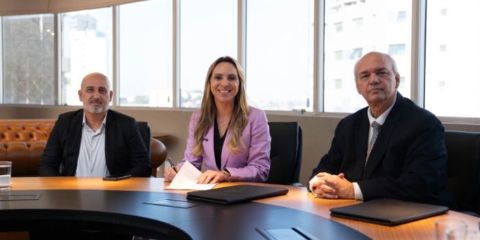 Vitória e TRE-ES firmam parceria para oferecer transporte especial a eleitores com deficiência ou mobilidade reduzida nas eleições.