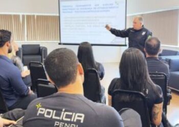Policiais penais participam de curso sobre raio X, scanner corporal e inteligência artificial para melhorar a identificação de ameaças em presídios.