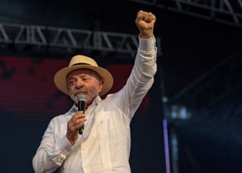 Lula reforça discurso de reeleição em São Bernardo, resgata trajetória política e defende emprego, segurança e soberania nacional.
