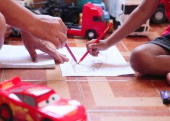Vitória realiza ação em Jucutuquara para divulgar o acolhimento familiar e incentivar novas famílias a participar da rede de proteção.