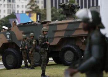 TSE aprova envio de tropas federais para reforçar a segurança das eleições de outubro em municípios de cinco estados brasileiros.