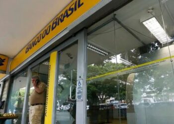Banco do Brasil lança novo App BB com inteligência artificial, atendimento por voz e recursos personalizados. Nova versão chega aos clientes gradualmente.