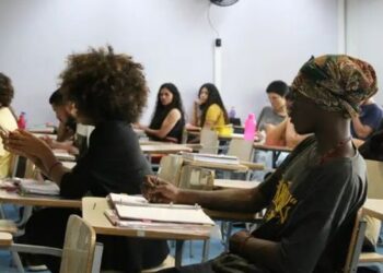 Vestibular 2027 da USP abre inscrições nesta segunda-feira (17), com 8.147 vagas, taxa de R$ 228 e mudanças na primeira fase.