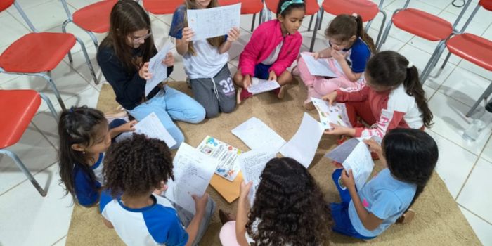 Projeto “Entre Cartas e Canteiros” aproxima estudantes de Vitória e Santa Teresa em intercâmbio que une educação, inclusão e agricultura familiar.