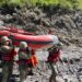 Enchentes provocadas pelo colapso de uma geleira na fronteira entre China e Nepal deixam 750 mortos e mais de 3 mil desaparecidos.