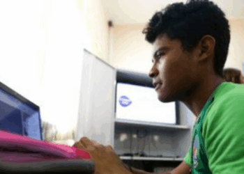 MEC Idiomas oferece cursos gratuitos de inglês e espanhol, do básico ao avançado, com inteligência artificial, exercícios, conversação e certificado.