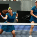 Luisa Stefani avança às semifinais do SP Open ao lado de Gabriela Dabrowski após desistência da dupla adversária. Jovens brasileiras também se destacam.