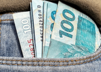 Governo Central registra déficit primário de R$ 13,6 bilhões em agosto, segundo o Tesouro Nacional. No ano, saldo negativo chega a R$ 94,9 bilhões.