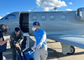 Transporte aéreo de órgãos mobiliza uma rede nacional para garantir rapidez e segurança em transplantes. Mais de 54 mil itens foram transportados desde 2014.