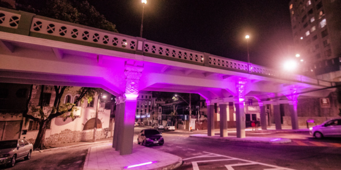 Vitória terá sete monumentos e espaços públicos iluminados de rosa durante outubro em apoio ao Outubro Rosa e à prevenção do câncer de mama.