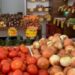 IPCA registra deflação de 0,32% em agosto, influenciado pela queda da energia elétrica, alimentos e passagens aéreas. Inflação acumula 4,22% em 12 meses.