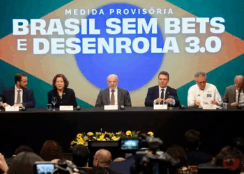 Desenrola 3.0 prevê leilões para compra de carteiras de dívidas pela União, com desconto mínimo de 90% e possibilidade de renegociação para até 15 milhões de pessoas.