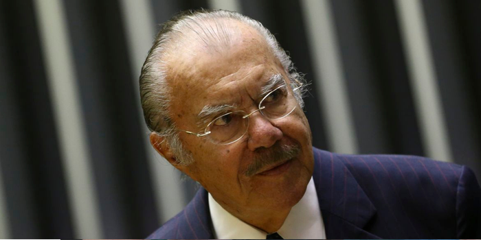 José Sarney, de 96 anos, continua internado no Hospital Sírio-Libanês, em São Paulo, para acompanhamento e tratamento de uma pneumonia bacteriana.
