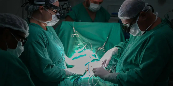 Nova lei cria padrões nacionais para avaliar hospitais e clínicas particulares, prevê fiscalização, divulgação de resultados e multas por descumprimento.