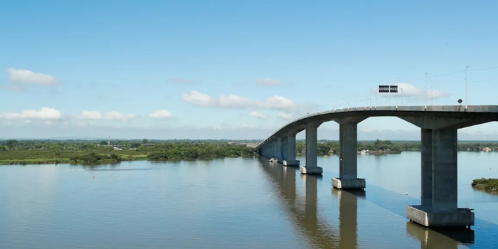 Defesa Civil alerta para risco de inundação em Porto Alegre devido à elevação do Guaíba. Rio chegou a 2,02 metros e começou a recuar.