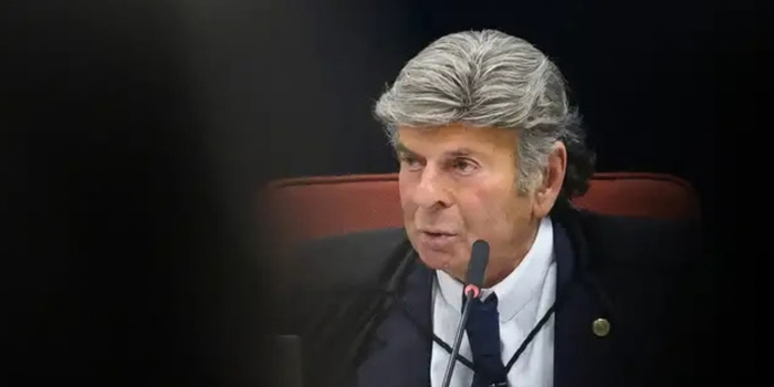 Luiz Fux deu dez dias para Davi Alcolumbre informar ao STF sobre eventuais registros de entrada e saída de Viviane Barci, Daniel Vorcaro e outros nomes no Senado.