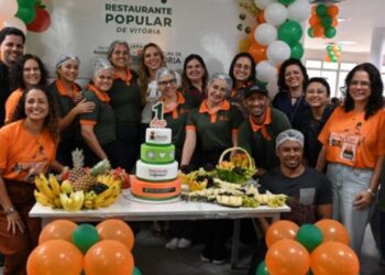 Restaurante Popular de Vitória completa um ano com 261 mil refeições servidas e atendimento diário à população.