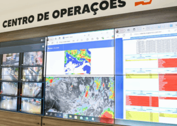 Prefeitura de Vitória analisa mapas de vulnerabilidade climática para identificar áreas expostas ao calor, alagamentos, deslizamentos e outros eventos extremos.