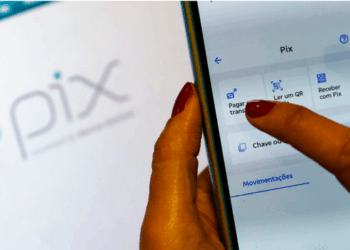 Banco Central altera regras do Pix, amplia o Pix Automático para contas-salário e regulamenta cobrança híbrida com boleto e QR Code.