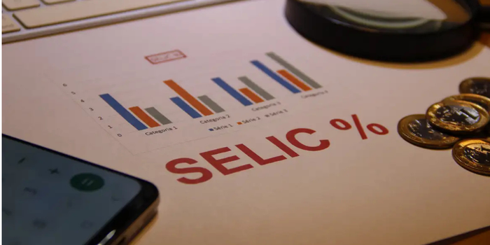 Mercado reduz previsão para a Selic no fim de 2026, de 13,75% para 13,50%, segundo o Boletim Focus divulgado pelo Banco Central.