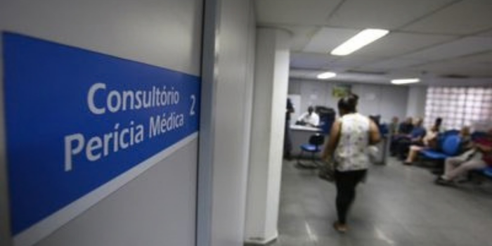Previdência publica portaria que garante intérprete de Libras em atendimentos da Perícia Médica Federal, inclusive durante perícias.