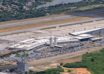 Aeroporto de Confins tem pista liberada após interdição neste sábado. Problema provocou o cancelamento de 45 voos entre pousos e decolagens.