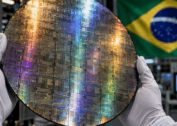 BNDES aprova R$ 84,8 milhões para financiar inovação e modernização da HT Micron, ampliando a produção nacional de semicondutores.