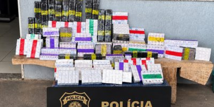 Polícia Federal apreendeu cerca de 2 mil ampolas de medicamentos estrangeiros em Floresta, no Paraná. Duas pessoas foram presas em flagrante.