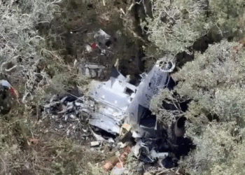 Helicóptero que levava o cantor Rick, da dupla Rick e Renner, é encontrado na Serra Catarinense. Cinco pessoas morreram no acidente.