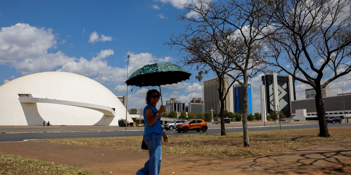Inmet prevê outubro com temperaturas acima da média em grande parte do Brasil e distribuição irregular das chuvas entre as regiões.