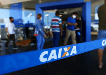 Caixa paga nesta segunda-feira (28) o Bolsa Família para beneficiários com NIS final 8. Programa atende 19,29 milhões de famílias em setembro.