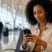 Saiba como usar redes Wi-Fi públicas com mais segurança e veja cuidados para proteger senhas, dados pessoais e contas durante a navegação.