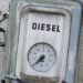 Fazenda mantém subvenção de R$ 2,12 por litro ao diesel por mais 30 dias e evita redução do benefício a partir deste domingo.